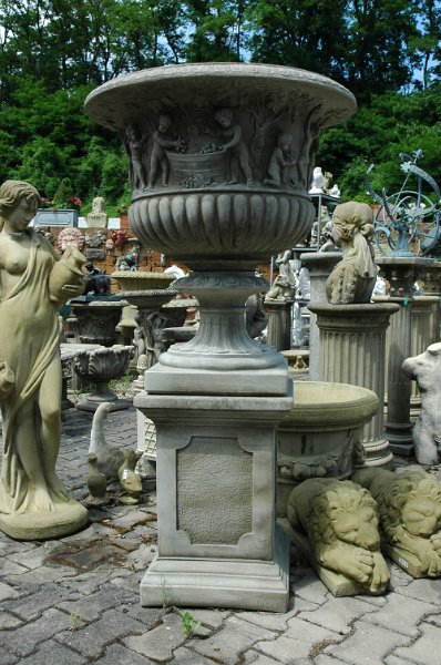 Englischer Antiksteinguss - Amphore - Vase mit Fuß